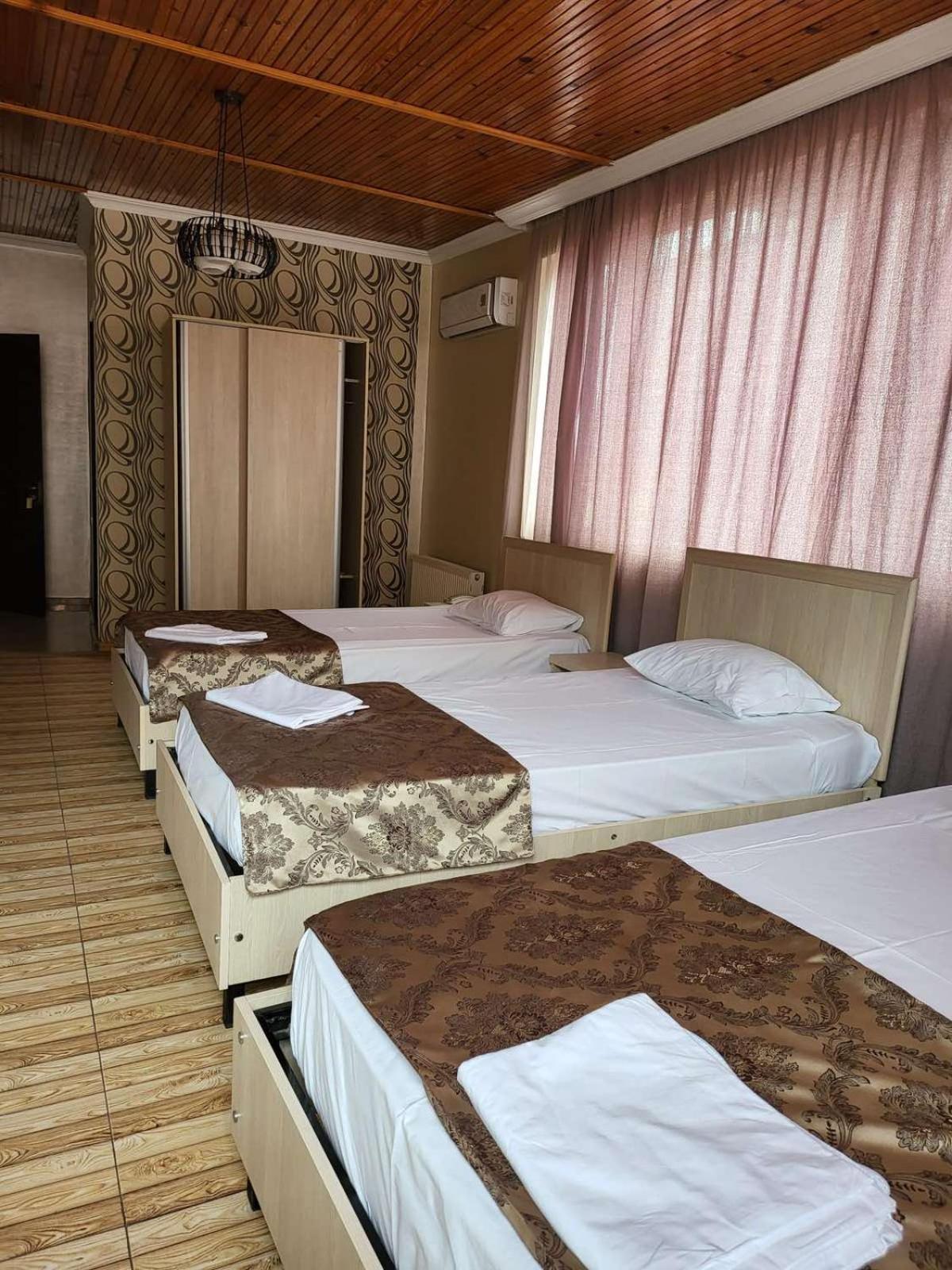 Hotel Elio バトゥーミ エクステリア 写真
